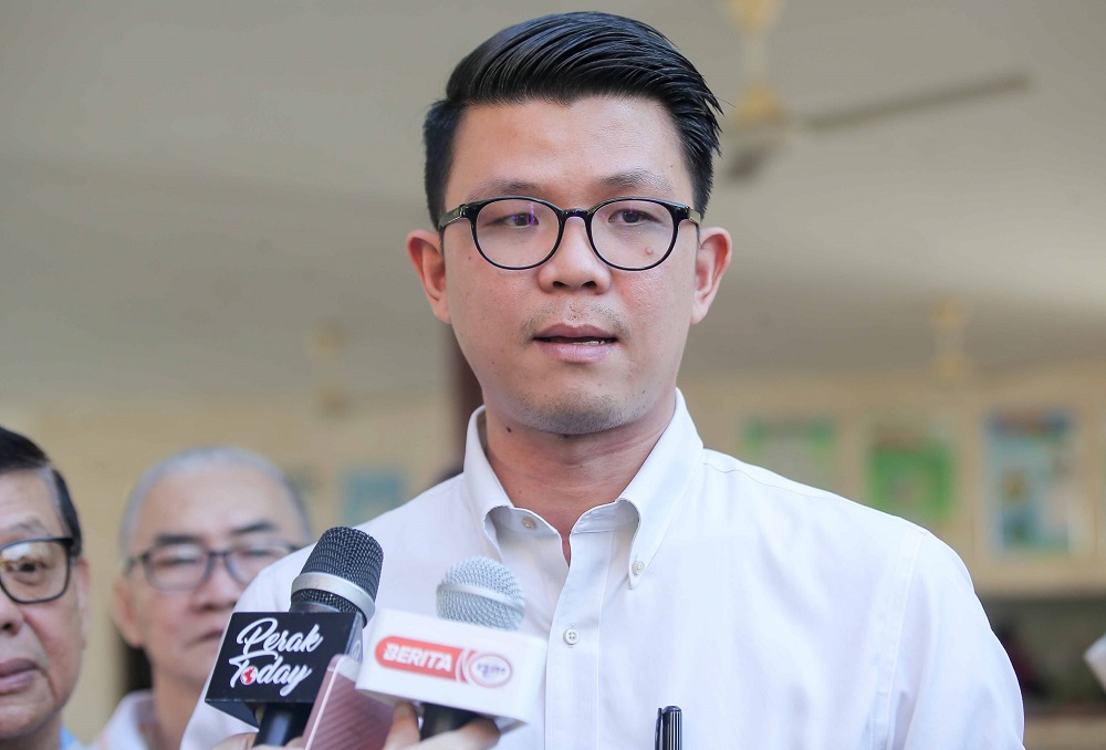 Perak Tourism, Arts and Culture Committee chairman Tan Kar Hing speaking to the press at the SJKC Phui Ying in Simpang Pulai, Ipoh February 17, 2020. u00e2u20acu201d Picture by Farhan Najib 