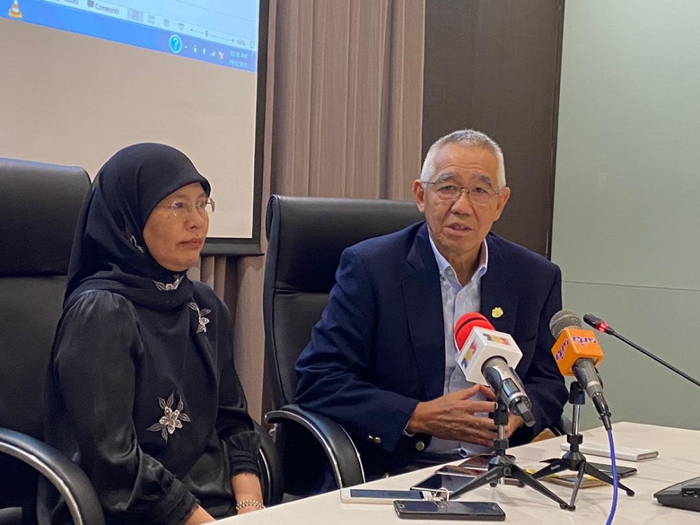 Chief Justice for Sabah and Sarawak Tan Sri David Wong Dak Wah (right) speaking to reporters after the first time use of artificial intelligence in court to mete out sentences, in Kota Kinabalu February 19, 2020. u00e2u20acu201d Picture by Julia Chan