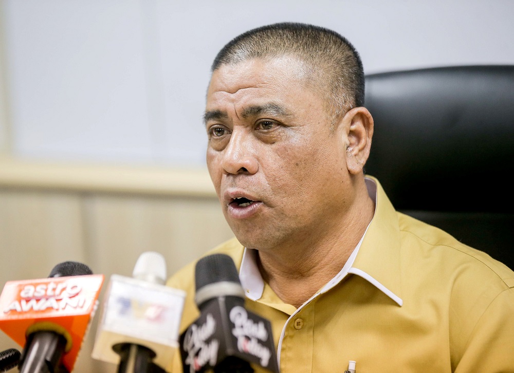 Perak Opposition leader Datuk Saarani Mohamad speaks to the press at the Perak Umno headquarters in Ipoh February 25, 2020. u00e2u20acu201d Picture by Farhan Najib