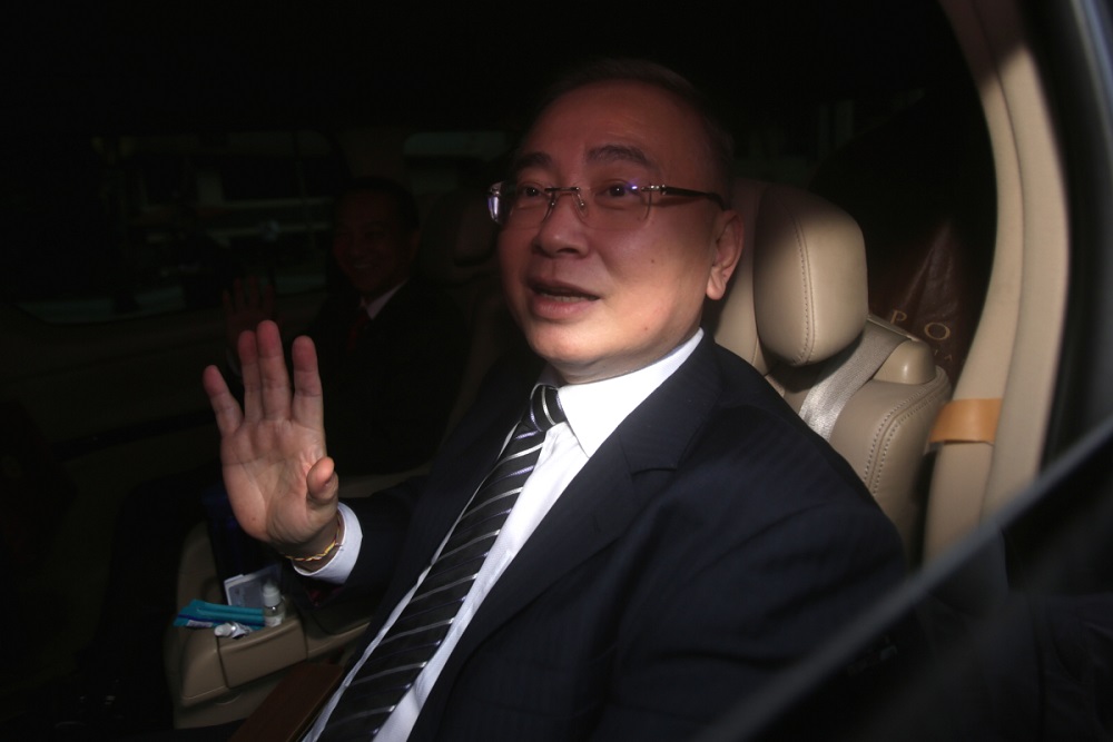 Ayer Hitam MP Datuk Seri Wee Ka Siong is seen leaving the Istana Negara after meeting with the Agong, in Kuala Lumpur February 25,2020. — Picture by Miera Zulyana