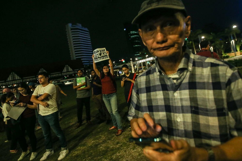 A group of student activists and representatives from several non-government organisations gathered at the historic Dataran Merdeka today to demanding the country’s political leaders explain their decisions that have left Malaysia with a barebones government.