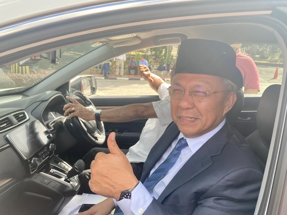 Johor Barisan Nasional (BN) chief Datuk Hasni Mohammad said the coalition believes that it can get the support needed to form the new government. u00e2u20acu201d Picture by Ben Tan