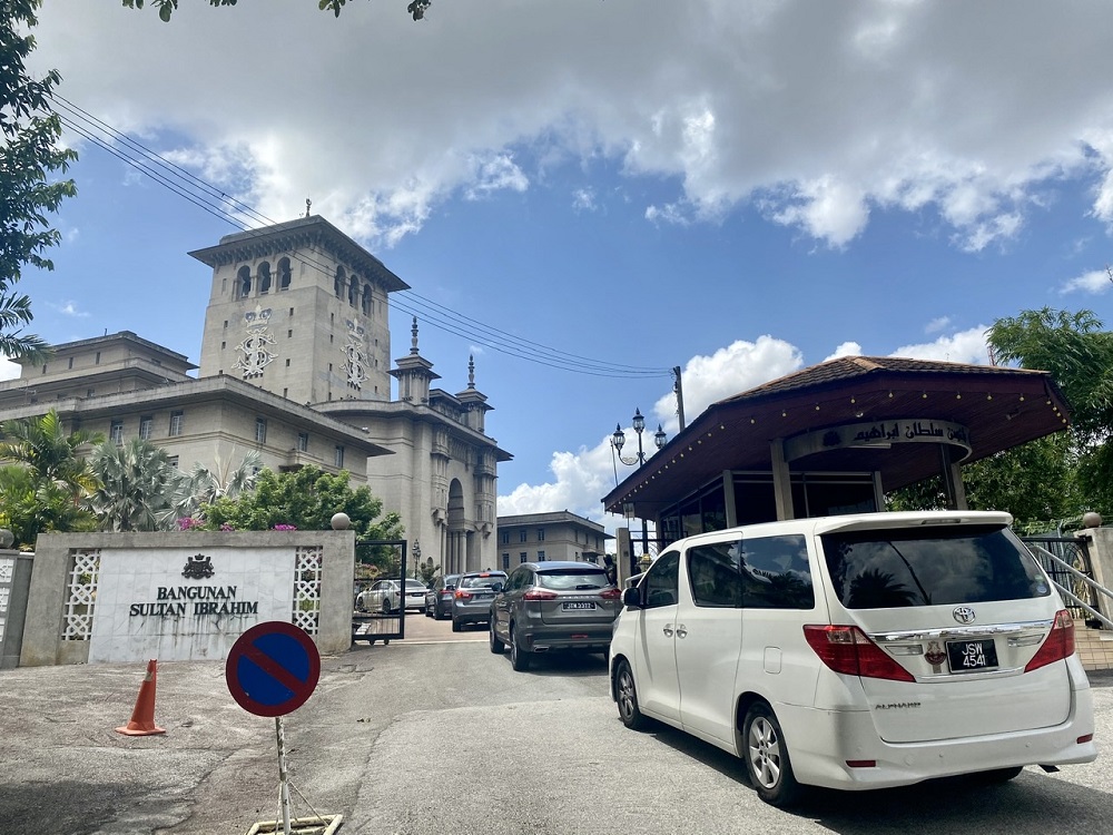 All of Johor’s state assemblymen have been summoned to appear before Johor ruler Sultan Ibrahim Sultan Iskandar at the Bukit Timbalan administrative building in Johor Baru today.
