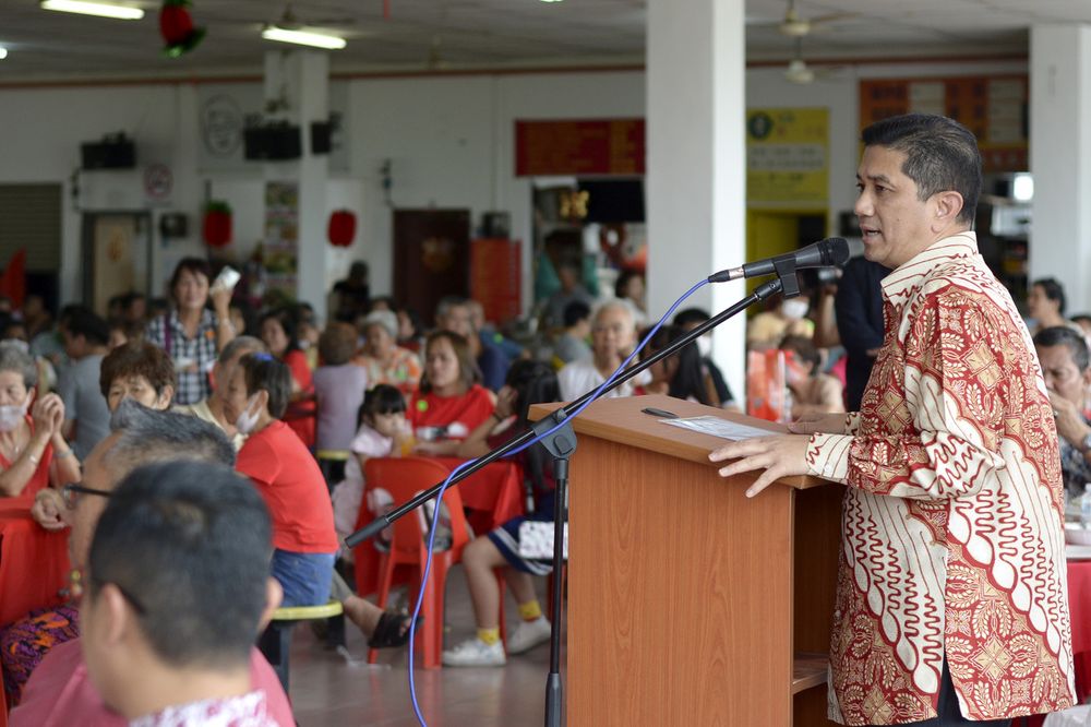 Minister of Economic Affairs Datuk Seri Mohamed Azmin Ali, who is also a Gombak Member of Parliament, speaking at the Gombak Parliamentary constituency Chinese New Year Celebration at the Sri Gombak Market, February 8, 2020. u00e2u20acu201d Bernama pic