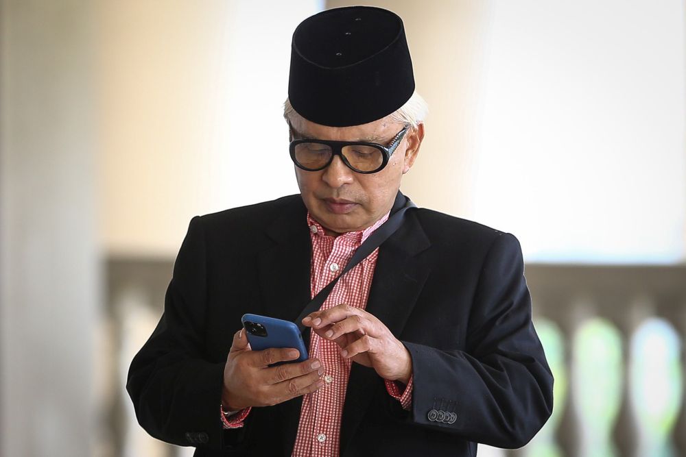 Chew agreed that it was his 'own initiative' to propose to Zahid for personal donations to be made to BN, further clarifying that it was Hanifah (pic) who made the payments and that the RM6 million did not belong to him. ― Picture by Yusof Mat Isa