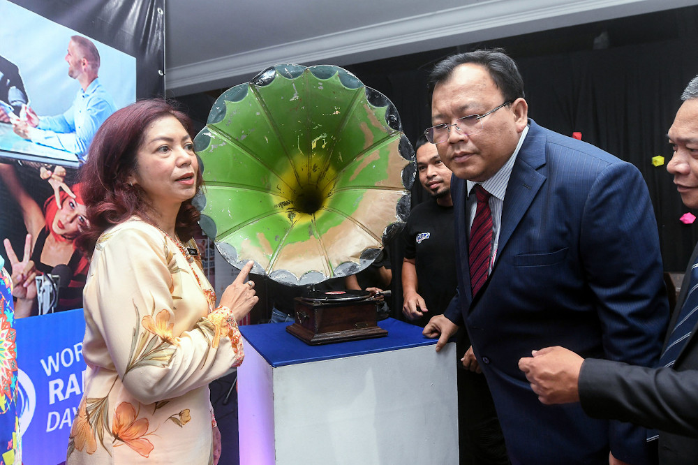 Deputy Communications and Multimedia Minister Datuk Eddin Syazlee Shith at the launch of World Radio Day at Radio Televisyen Malaysia in Kuala Lumpur February 13, 2020. With him is the ministryu00e2u20acu2122s secretary-general Datuk Suriani Ahmad. u00e2u20acu201d Bernama pic 