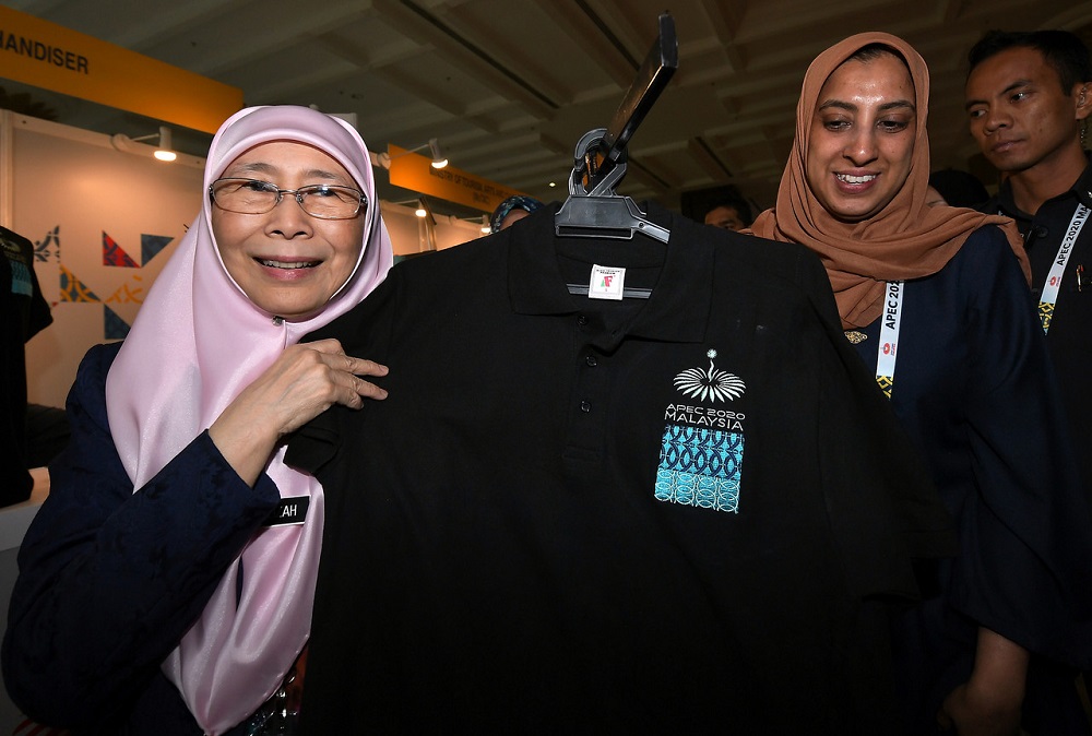 Deputy Prime Minister Datuk Seri Dr Wan Azizah Wan Ismail (left) and MACC chief commissioner Latheefa Koya at the opening of the Gender Mainstreaming and Women Empowerment to Fight Corruption Symposium in Putrajaya February 11, 2020. u00e2u20acu201d Bernama pic