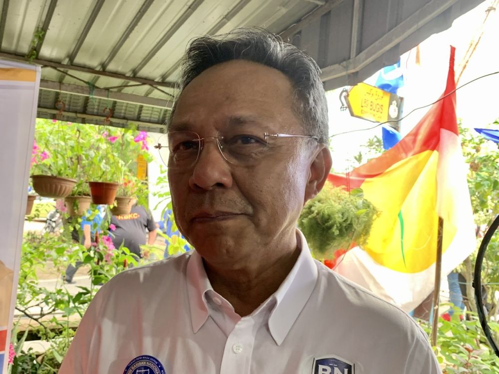 Johor Barisan Nasional chief Datuk Hasni Mohammad said the state coalition is confident that a hung state assembly will not happen. u00e2u20acu201d Picture by Ben Tan