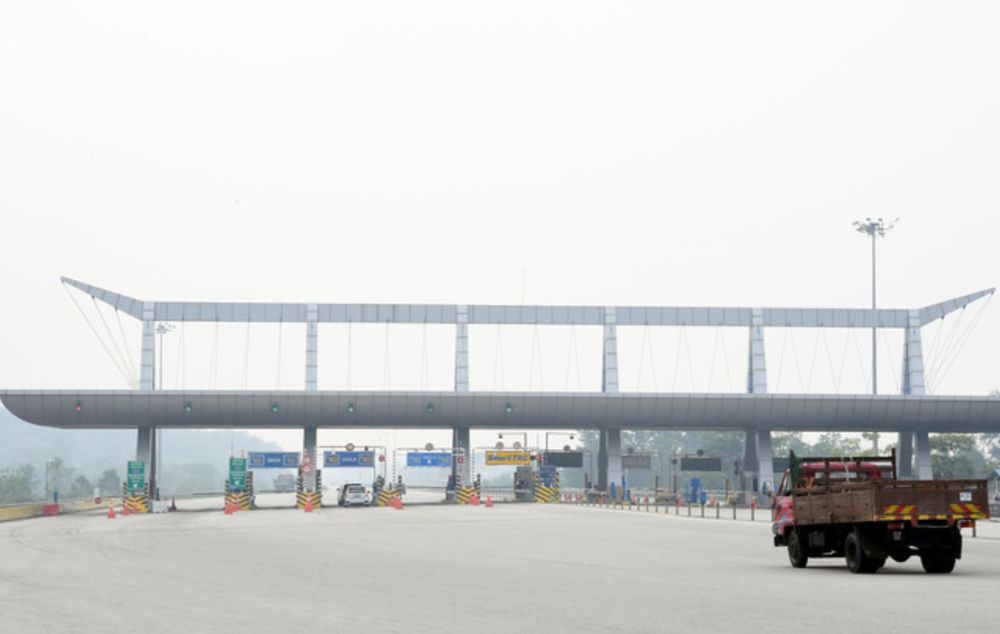 File picture shows the Ampang Toll Highway at the Kajang-Seremban Highway (LEKAS) highway. u00e2u20acu201d Bernama pic