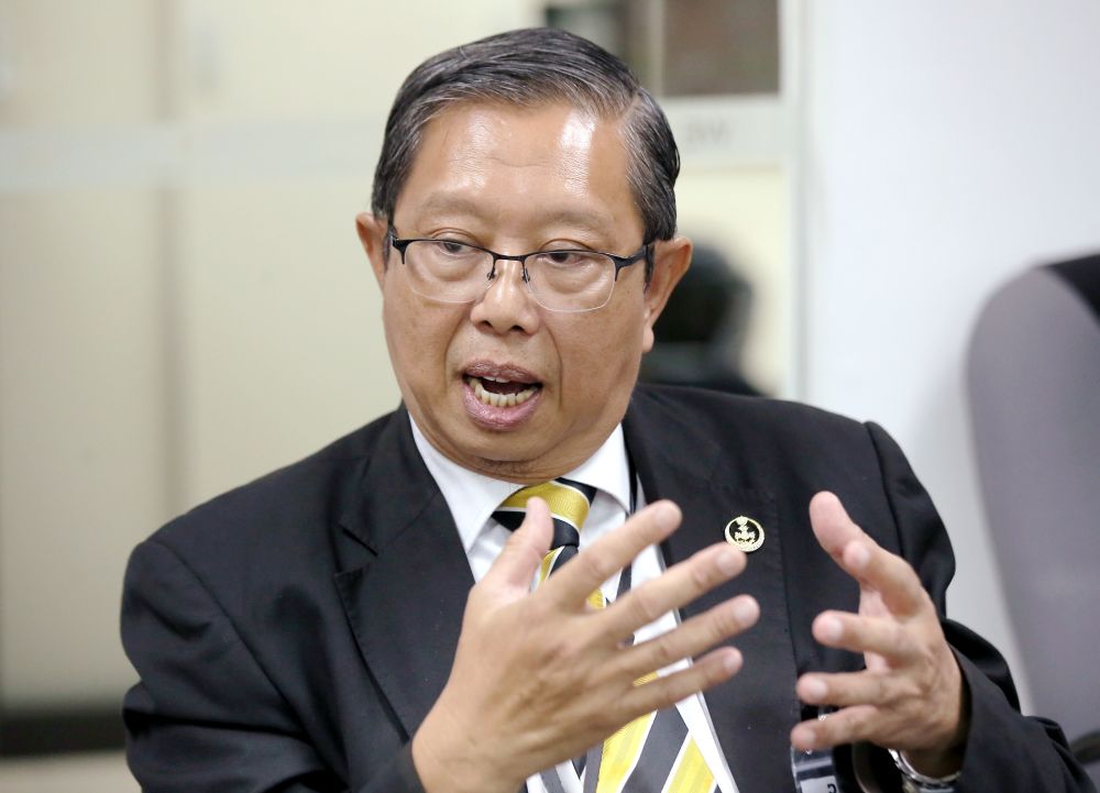 Perak Amanah deputy chairman Mohammad Nizar Jamaluddin speaks to reporters during a working visit to DEM Draexlmaier Automotive Systems Sdn Bhd in Ipoh February 6, 2020. u00e2u20acu201d Picture by Farhan Najib
