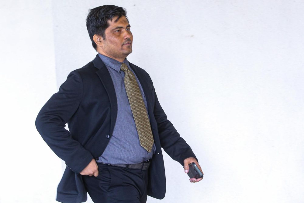 MACC investigating officer Mohd Nasharudin Amir is seen at the Kuala Lumpur High Court February 27, 2020. u00e2u20acu2022 Picture by Hari Anggara