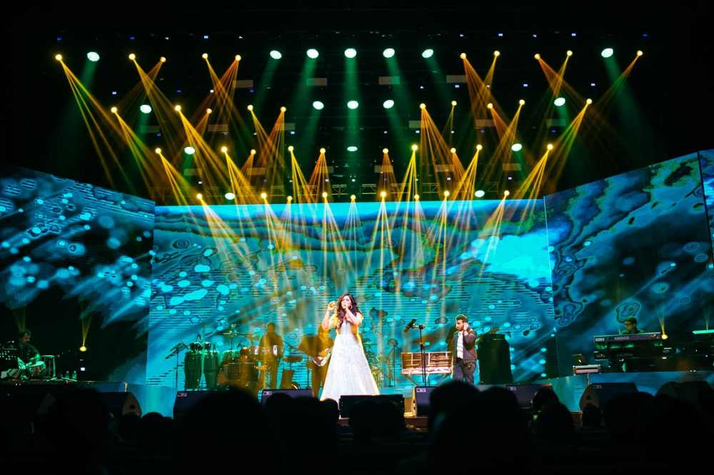 Shreya delivering her soulful, Sunn Raha Hai, to the audience. ― Picture courtesy of Hitman Solutions