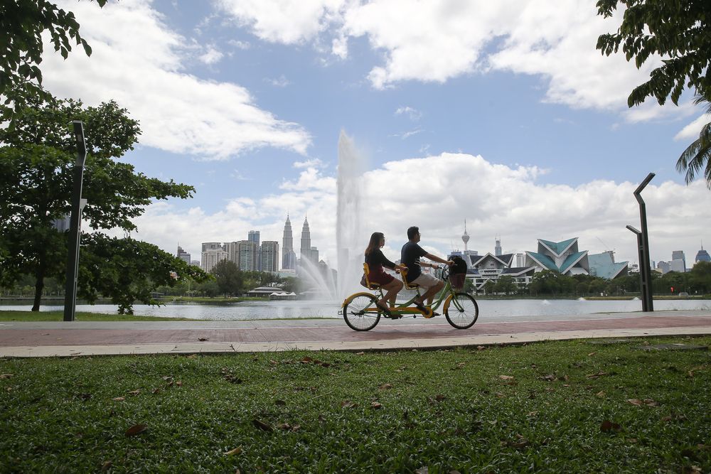 Today, people are fighting climate change and concerned for their health, thus they have taken up cycling. — Picture by Yusof Mat Isa