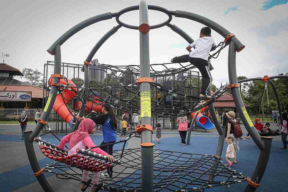 Taman Tasik Titiwangsa is a great place for young families. — Picture by Yusof Mat Isa