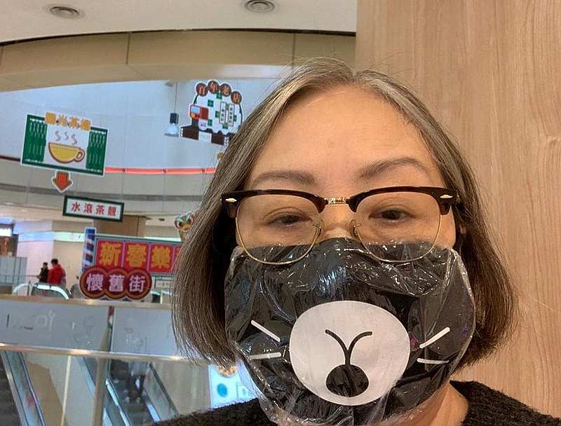 Hong Kong actress Angelina Lo had to improvise after she ran out of face mask following the Covid-19 outbreak. u00e2u20acu201d Photo via Instagram/joelatte