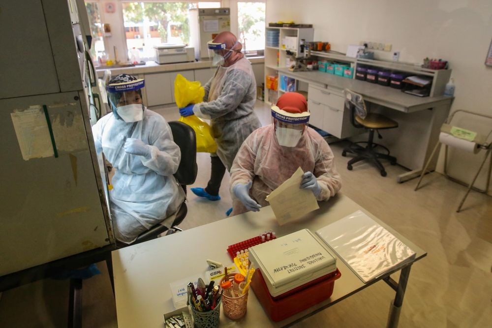 Dr Ravindran said IMR laboratories could determine the presence of Covid-19 from samples within as few as five to six hours. u00e2u20acu201d Picture by Hari Anggara