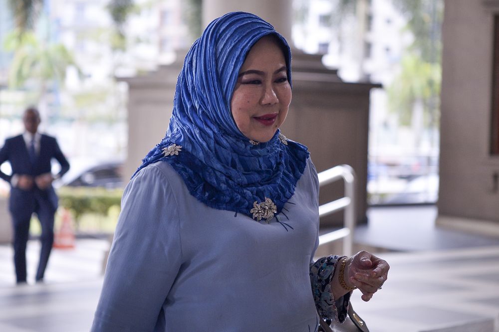Former Auditor-General Tan Sri Madinah Mohamad arrives at the Kuala Lumpur High Court on February 13, 2020. u00e2u20acu2022 Picture by Miera Zulyana