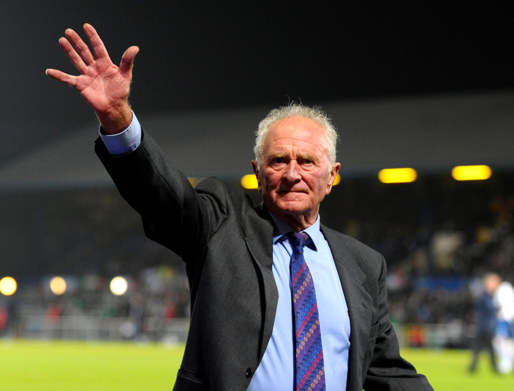 Former Northern Ireland and Manchester United player Harry Gregg waves to the crowd during the Uefa Euro 2012 Qualifying Group C between Northern Ireland and Italy at Windsor Park October 8, 2010. u00e2u20acu201d Picture by Action Images/Jason Cairnduff via Reuters