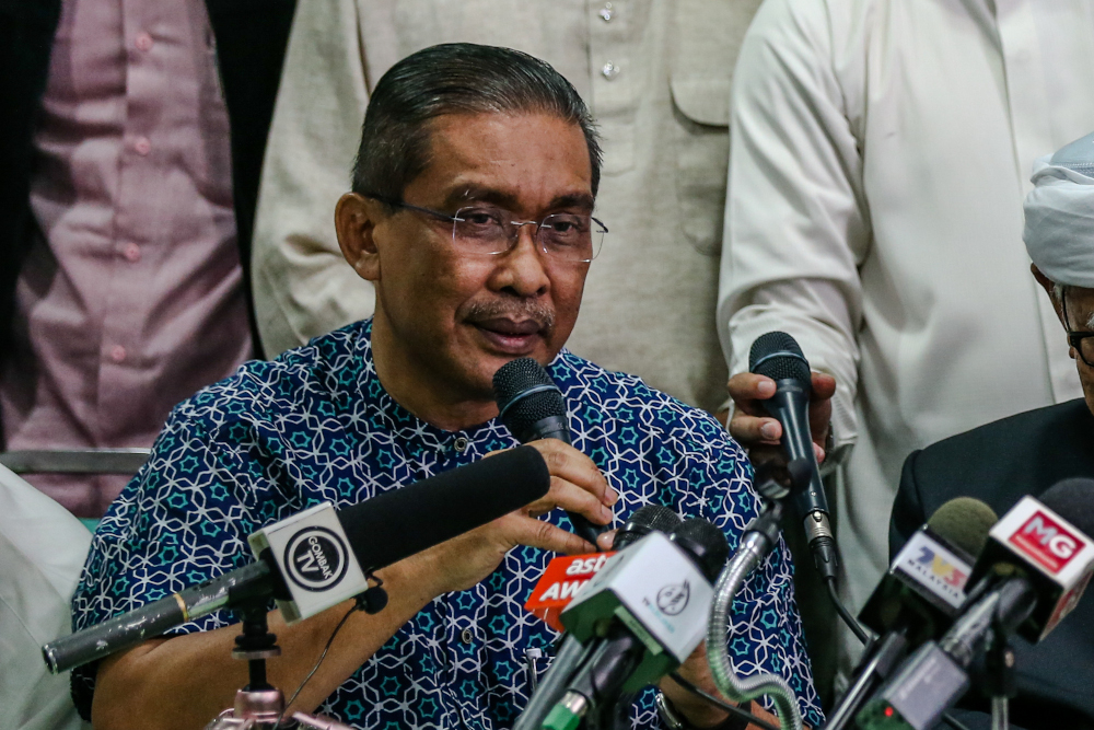 PAS secretary-general Datuk Takiyuddin Hassan speaks during a press conference at PAS headquarters in Kuala Lumpur March 1, 2020. u00e2u20acu201d Picture by Firdaus Latif