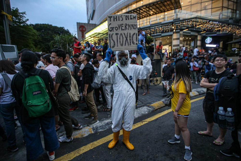 Protesters gather in front of the Sogo shopping complex during the Save Malaysia Demonstration on March 1, 2020. — Picture by Hari Anggara