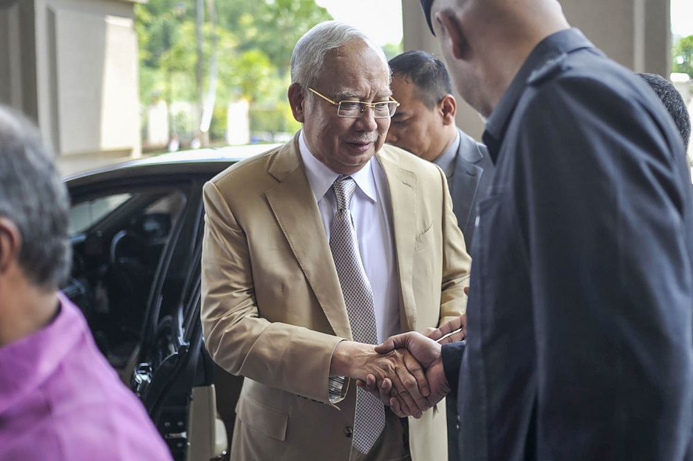 Datuk Seri Najib Razak arrives at the Kuala Lumpur Court Complex March 4, 2020. ― Picture by Shafwan Zaidon