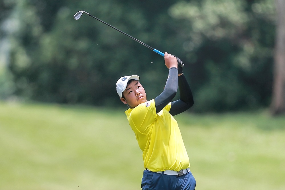 Lo Tien Ming becomes the youngest ever amateur to qualify for the Malaysian Open. 