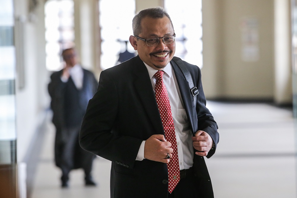 Former MACC chief commissioner Tan Sri Dzulkifli Ahmad at the Kuala Lumpur High Court March 11, 2020. u00e2u20acu201d Picture by Hari Anggara