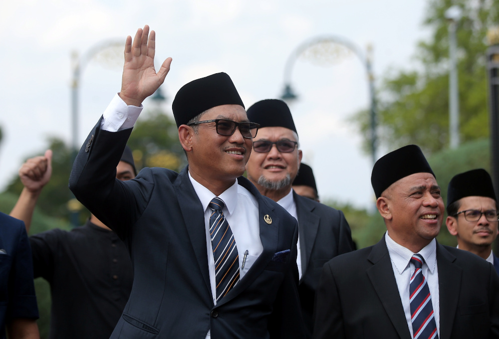 Datuk Seri Ahmad Faizal Azumu leaves Istana Kinta after an audience with the Sultan of Perak Sultan Nazrin Muizzuddin Shah March 12, 2020. u00e2u20acu201d Picture by Farhan Najib