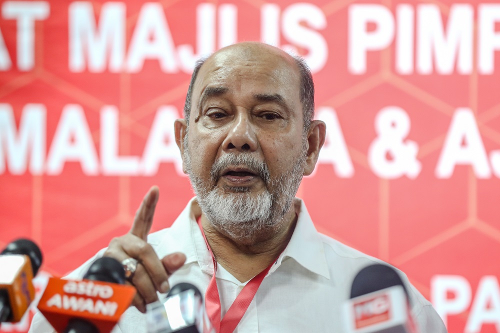 Parti Pribumi Bersatu Malaysia party election committee chairman Tan Sri Syed Hamid Albar speaks during a press conference in Petaling Jaya March 16, 2020. u00e2u20acu201d Picture by Firdaus Latif nn