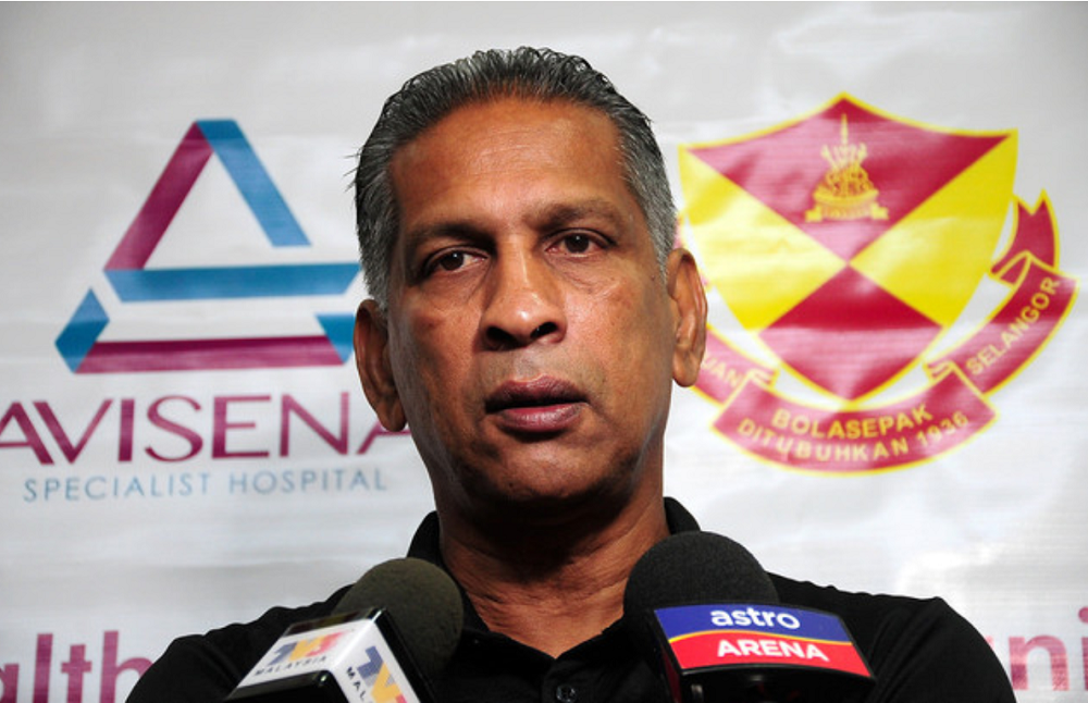 Selangor coach B. Sathianathan speaks during a press conference in Shah Alam April 28, 2019. u00e2u20acu201d Bernama pic