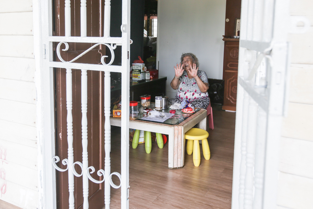 Kampung Lee Kong Chian resident Lim Poo Yong, 81, says the movement control order is necessary. Picture taken in Kuala Lumpur March 21, 2020. — Picture by Hari Anggara