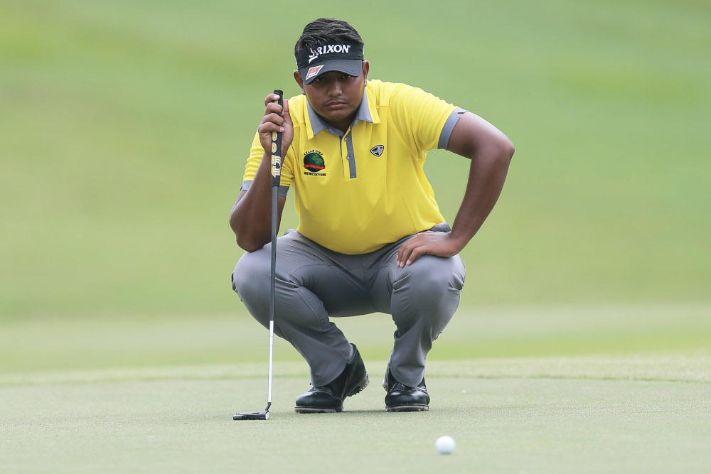Amir Nazrin in action during the final round of the Bandar Malaysia Open at Kota Permai Golf and Country Club. — Picture by Ahmad Zamzahuri