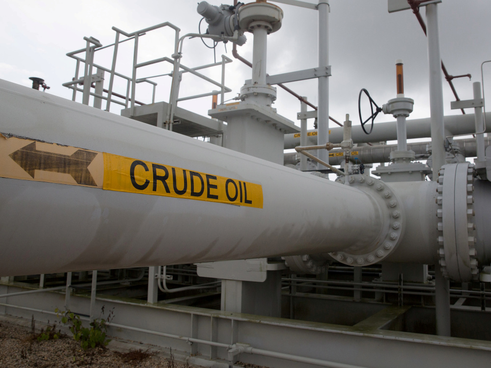 A maze of crude oil pipes and valves pictured during a tour by the Department of Energy at the Strategic Petroleum Reserve in Freeport, Texas, US, June 9, 2016. u00e2u20acu201d Reuters pic 