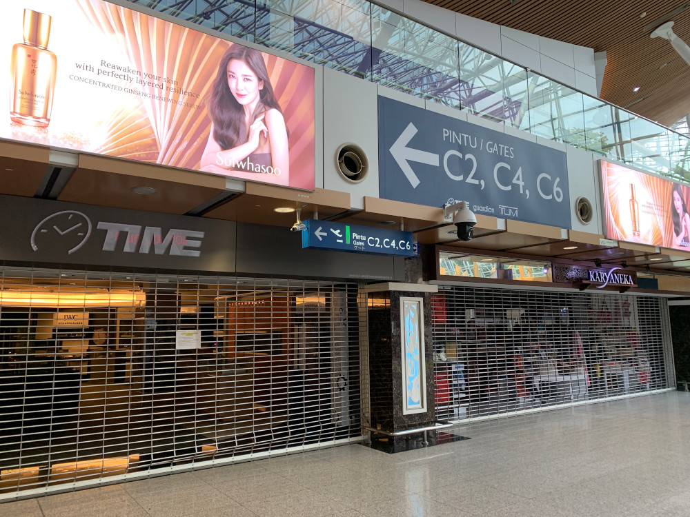 Retail outlets at KLIA on shutdown till March 31, 2020. u00e2u20acu201d Picture by Thasha Jayamanogaran 