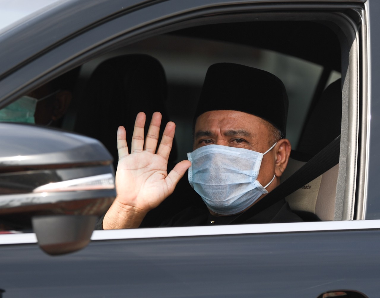 Perak Umno chairman Datuk Saarani Mohamad is seen making his way to Istana Kinta in Ipoh March 31, 2020. u00e2u20acu2022 Bernama picn