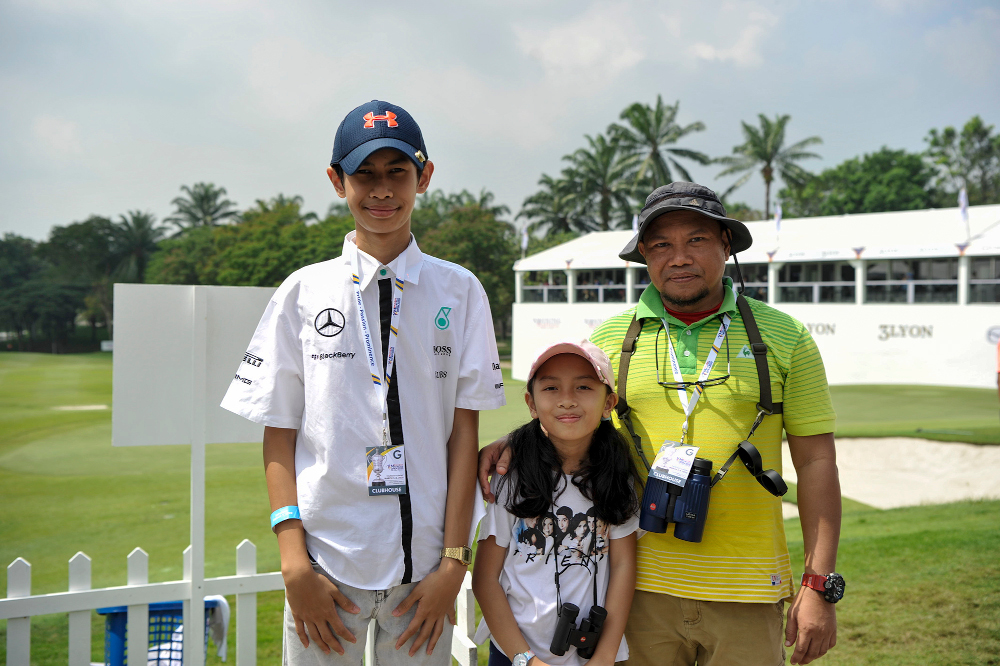 Datuk Zubairi Husein and his family on the final round of the Bandar Malaysia Open 2020. u00e2u20acu201d Picture by Shafwan Zaidon