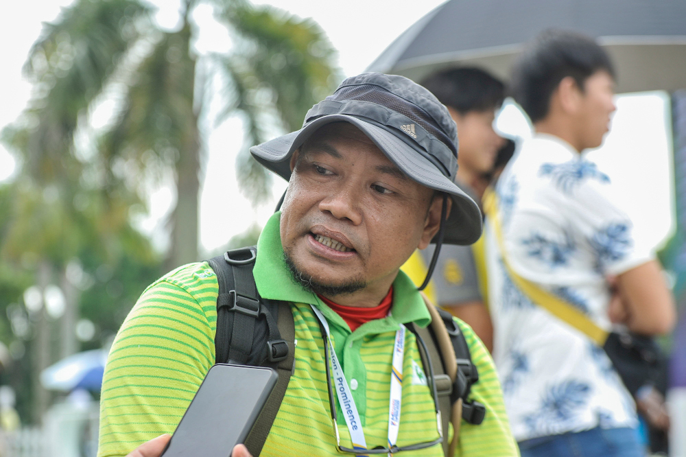 Datuk Zubairi’s wife suffered a hairline fracture at her collarbone due to the stray ball that hit her on the second day of BMO 2020. — Picture by Shafwan Zaidon