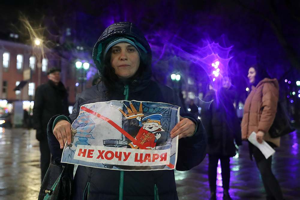 A woman holds a poster in protest against amendments to the Russian constitution allowing President Vladimir Putin to run for president in 2024, in central Moscow March 13, 2020. The poster reads I don't want the King.' u00e2u20acu201d Reuters pic
