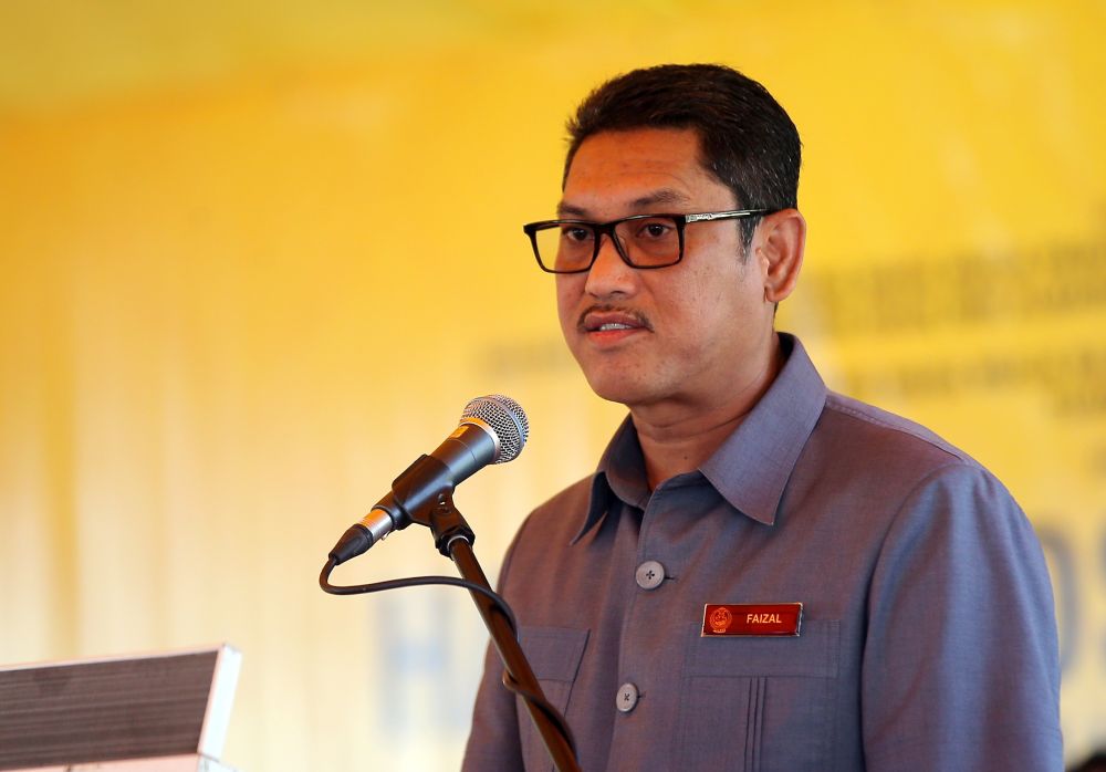 Perak Mentri Besar Datuk Seri Ahmad Faizal Azumu delivers his speech during the National Landscape Day celebration at the Royal Botanical Garden in Kuala Kangsar March 3, 2020. u00e2u20acu201d Picture by Farhan Najib