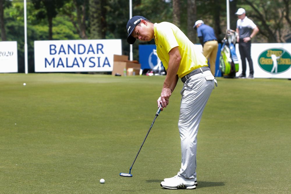 Ben Leong in a practice session before the tournament. u00e2u20acu201d Picture by Ahmad Zamzahuri