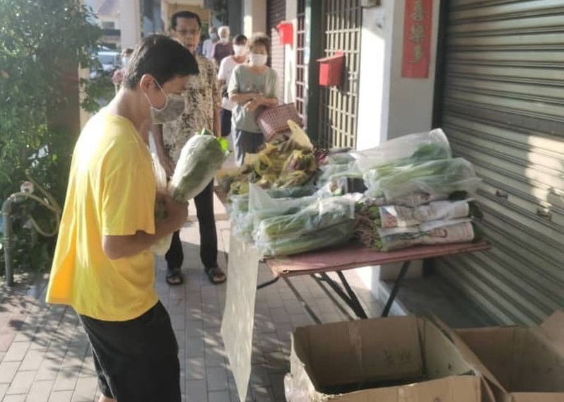 The vegetables are available for collection in the mornings at Pasar Kampung Simee and Perniagaan Weng Heong Thong in Bercham. — Picture courtesy of Jason Kong