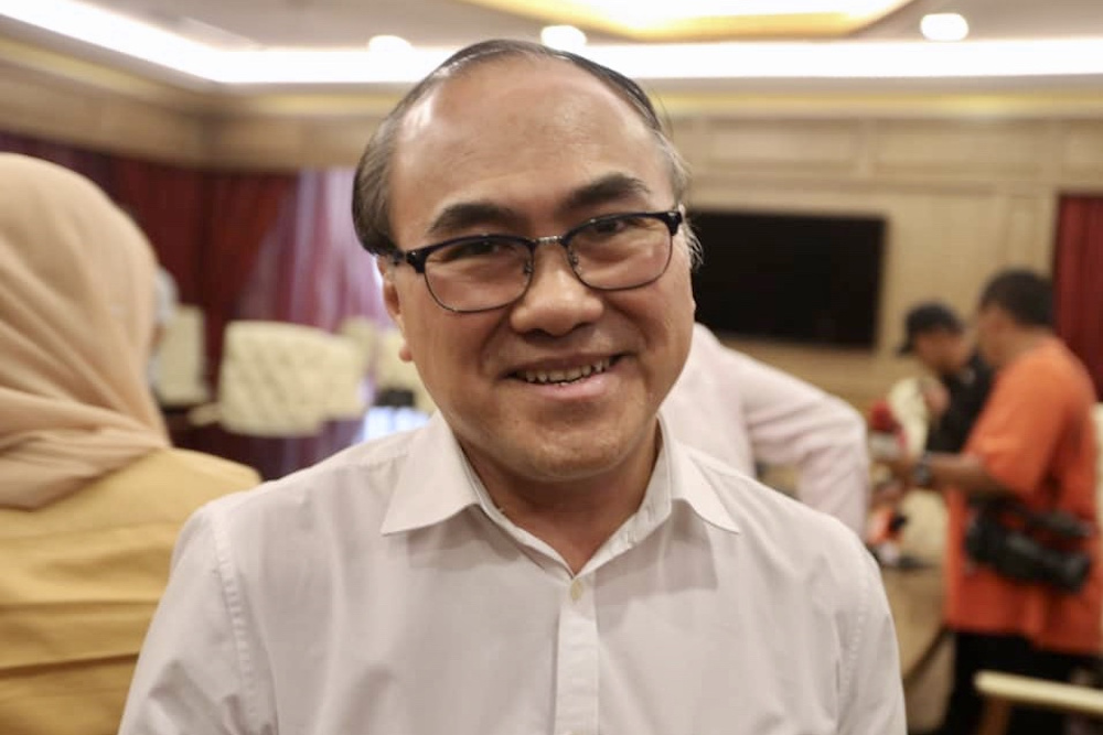 Johoru00e2u20acu2122s Pemanis state assemblyman Dr Chong Fat Full said his decision to quit PKR was made after taking into consideration the views of family, friends and supporters, especially those in his constituency. u00e2u20acu201d Picture by Ben Tan