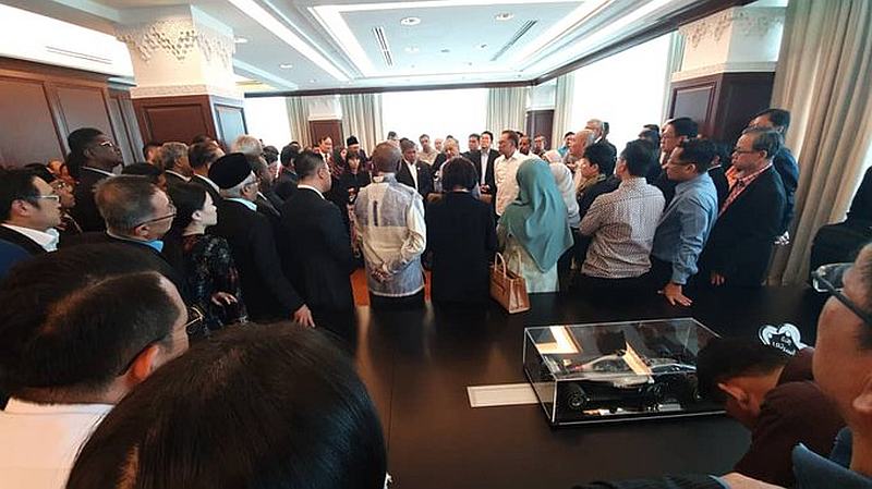 The MPs who support for Tun Dr Mahathir Mohamad during the swearing-in of the country's eighth prime minister at Istana Neagra in Kuala Lumpur March 1, 2020. u00e2u20acu201d Image courtesy of twitter.com/mujahidrawa