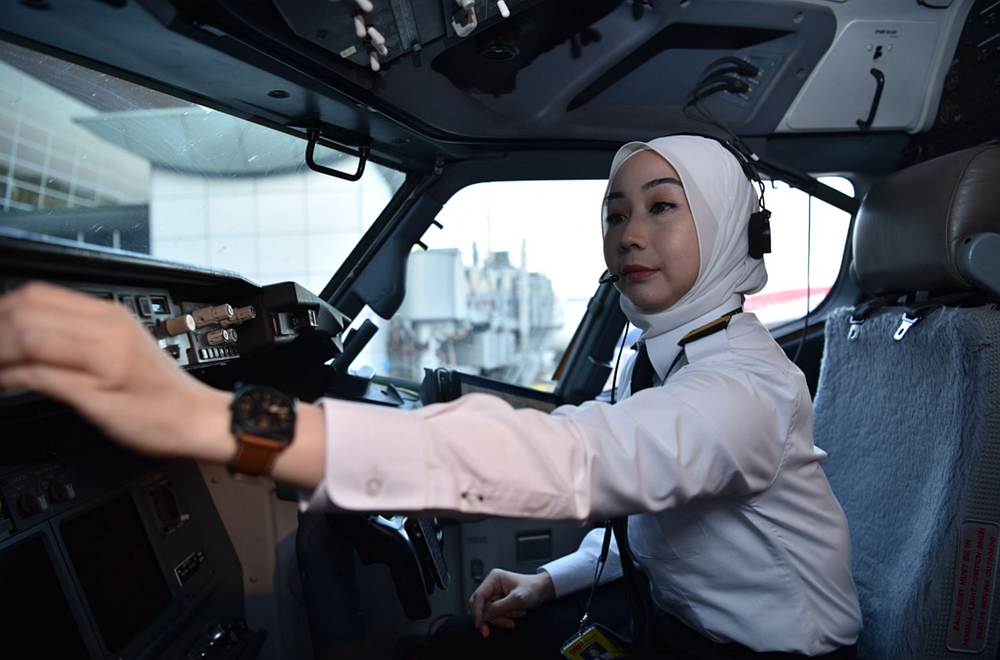 Munirah started working as a MAS pilot in February 2019 and hasn’t looked back since. — Picture courtesy of Malaysia Airlines