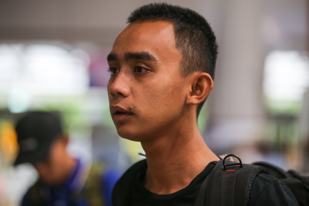 Soldier Harold son of Willie speaks to Malay Mail at KL Sentral, Kuala Lumpur March 18, 2020. — Picture by Hari Anggara