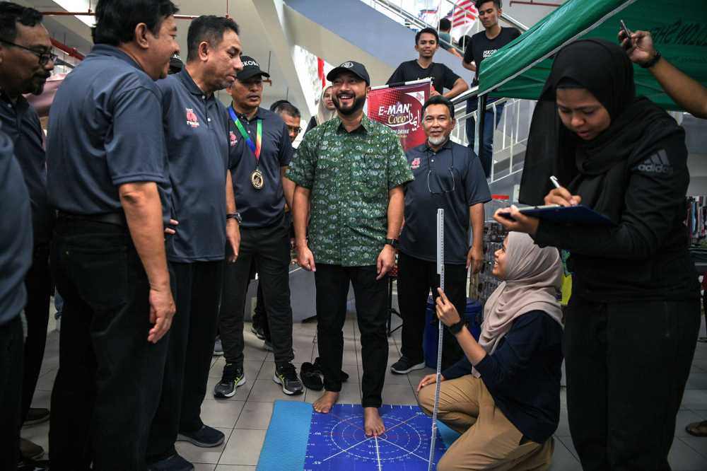 Datuk Seri Mukhriz Mahathir said the meeting would be attended by all quarters, including state department  heads, representatives from all districts and all elected representatives, including from the Opposition. u00e2u20acu2022 Bernama pic