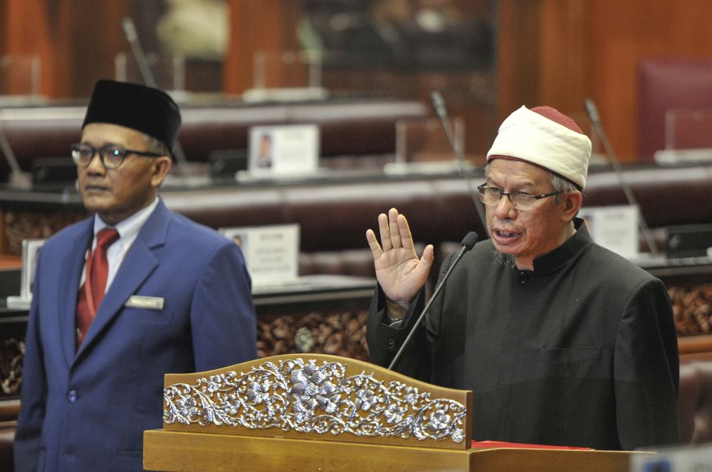 Datuk Seri Zulkifli Mohamad Al-Bakri is sworn in as senator at Parliament March 10, 2020. u00e2u20acu201d Picture by Shafwan Zaidon