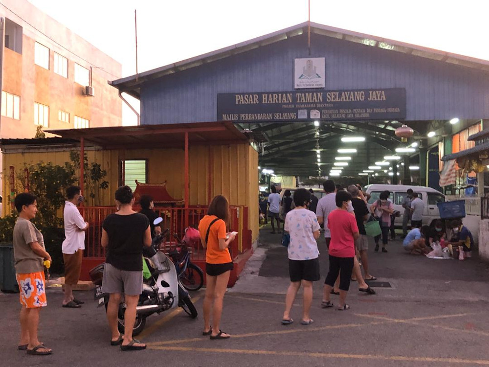 A view of the queue outside the Selayang Jaya wet market March 28, 2020. u00e2u20acu201d Picture courtesy of Ushar Daniele 