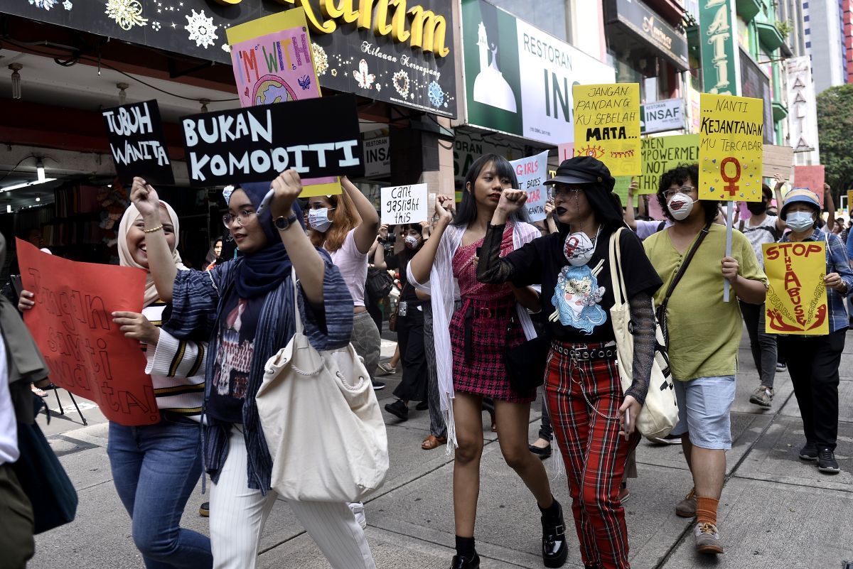 Demonstrators take part in Women's March Malaysia 2020, in conjunction with International Women's Day in Kuala Lumpur March 8, 2020. ― Picture by Miera Zulyana
