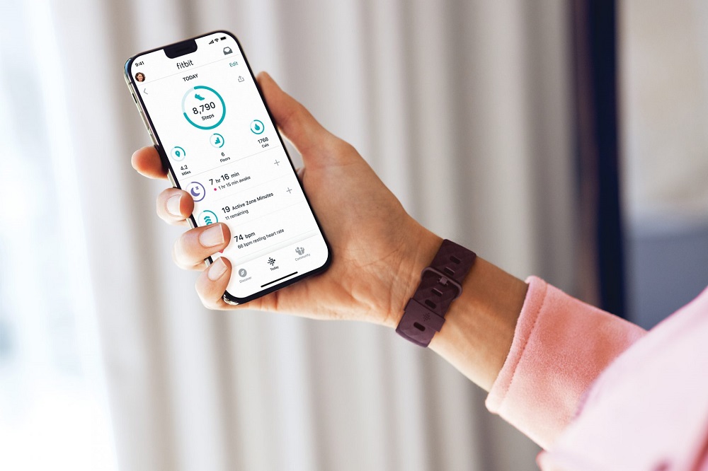 A built-in GPS can help you track your run with location info without carrying your phone with you. — Picture courtesy of Fitbit via SoyaCincau